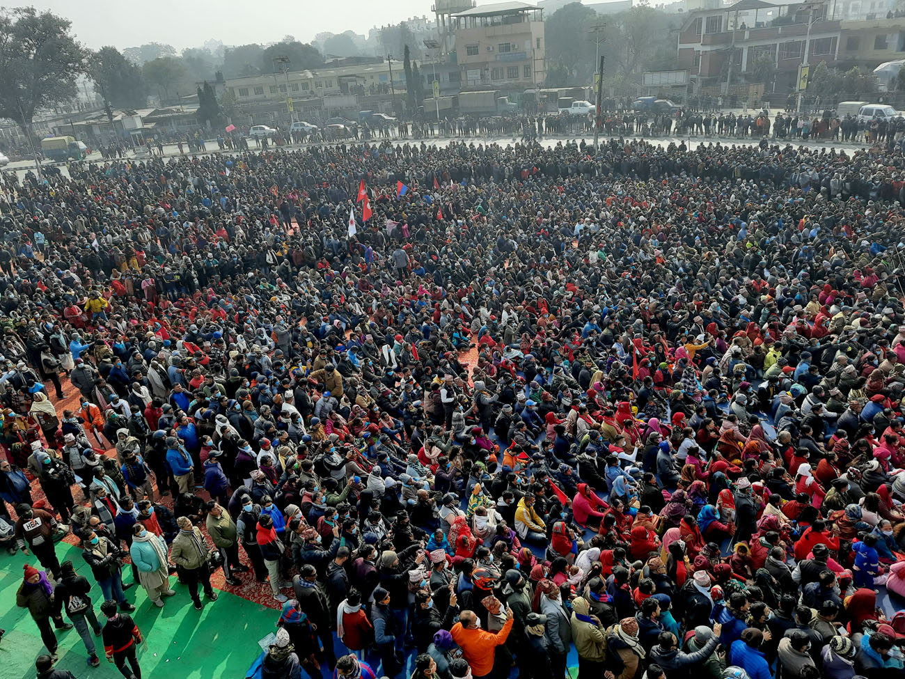 ओलीपक्षको पकड भनिएको बुटवलमा प्रचण्ड-नेपाल पक्षको शक्ति प्रदर्शन (तस्वीरहरु)